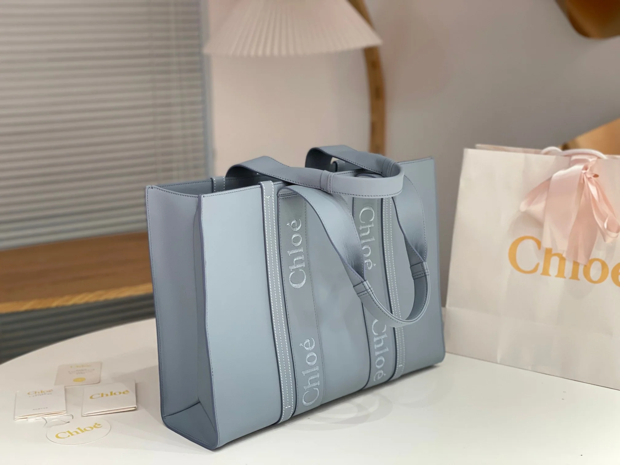 Сумка-тоут Chloe Woody - Натуральная кожа, пыльно-голубой - Большой размер