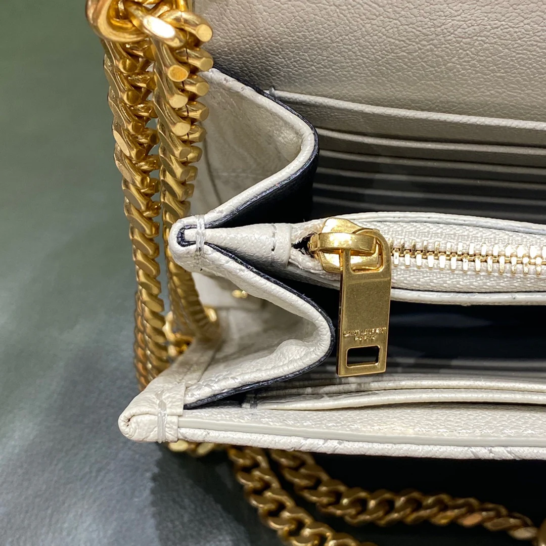 Сумка YSL-Becky из овечьей кожи с ромбовидной стёжкой и цепочкой