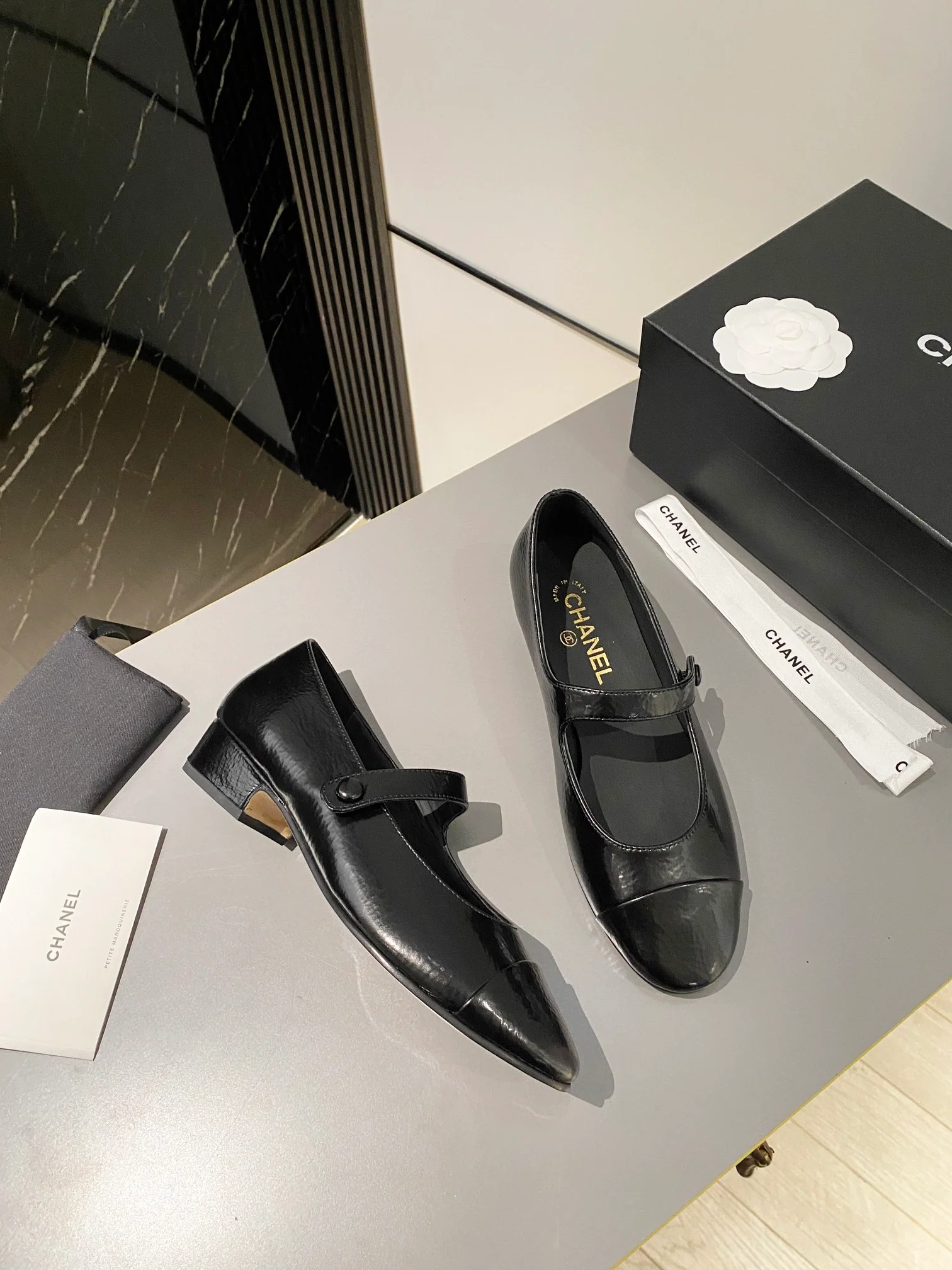 Новинка сезона осень/зима 2023 от Chanel - Туфли Мэри Джейн - Черные - 1