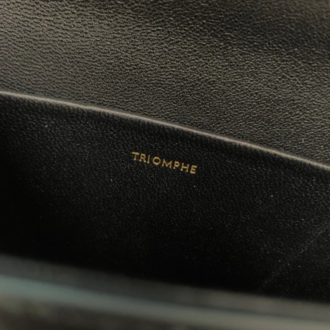 Celine - Кожаная сумка с пряжкой и цепочкой - Подмышечная сумка - Черная с золотой цепочкой