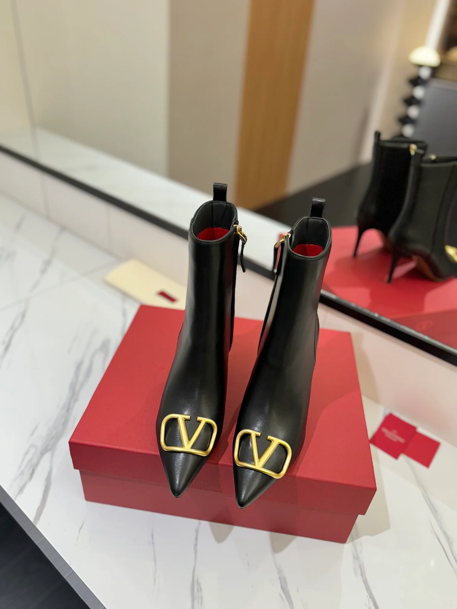 Сапоги для верховой езды на высоком каблуке Valentino 2024 — черные