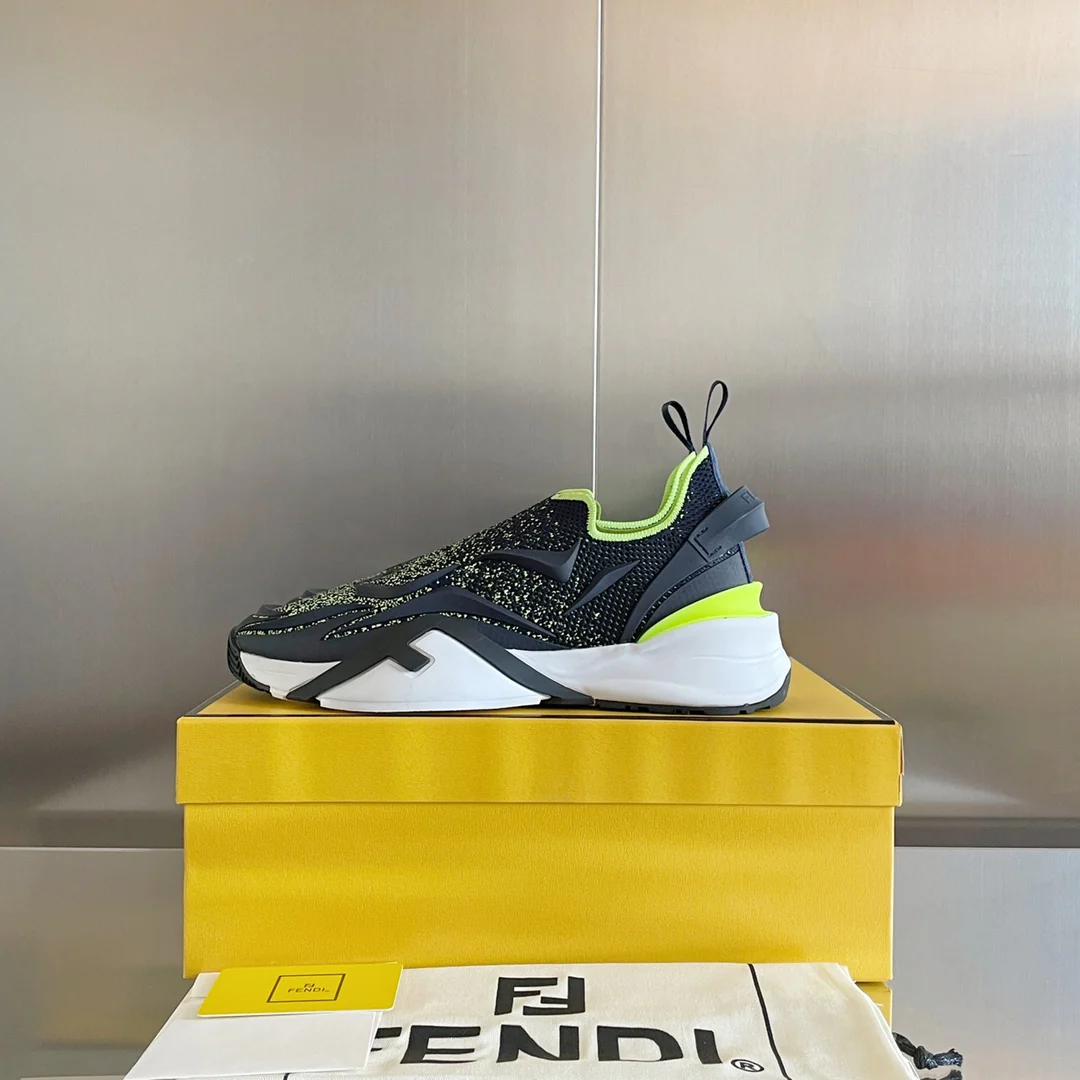 Новинка 2023 года от Fendi - кроссовки Flow Series Flyknit - черно-желтые.