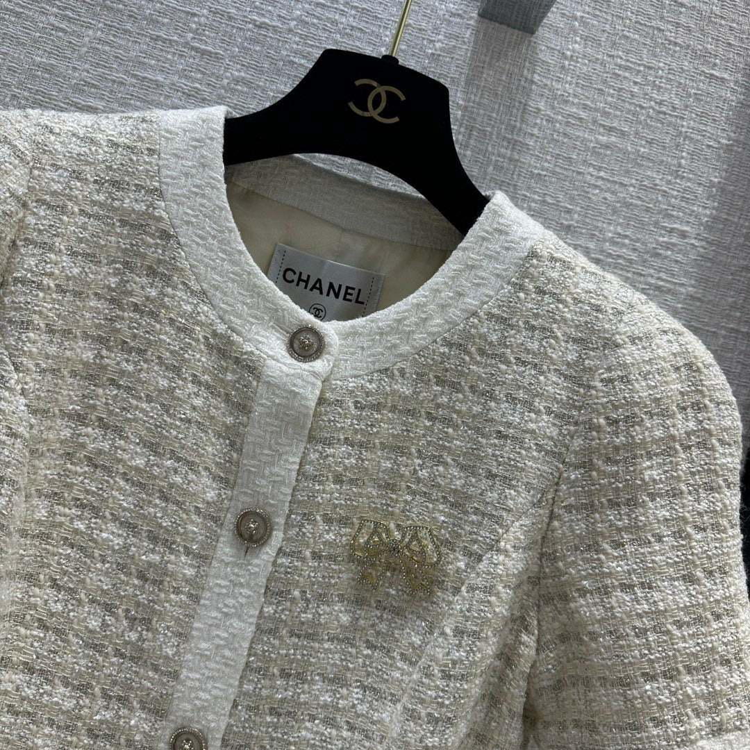 Chanel 2403 — Элегантный и изысканный жакет с двусторонним дизайном.