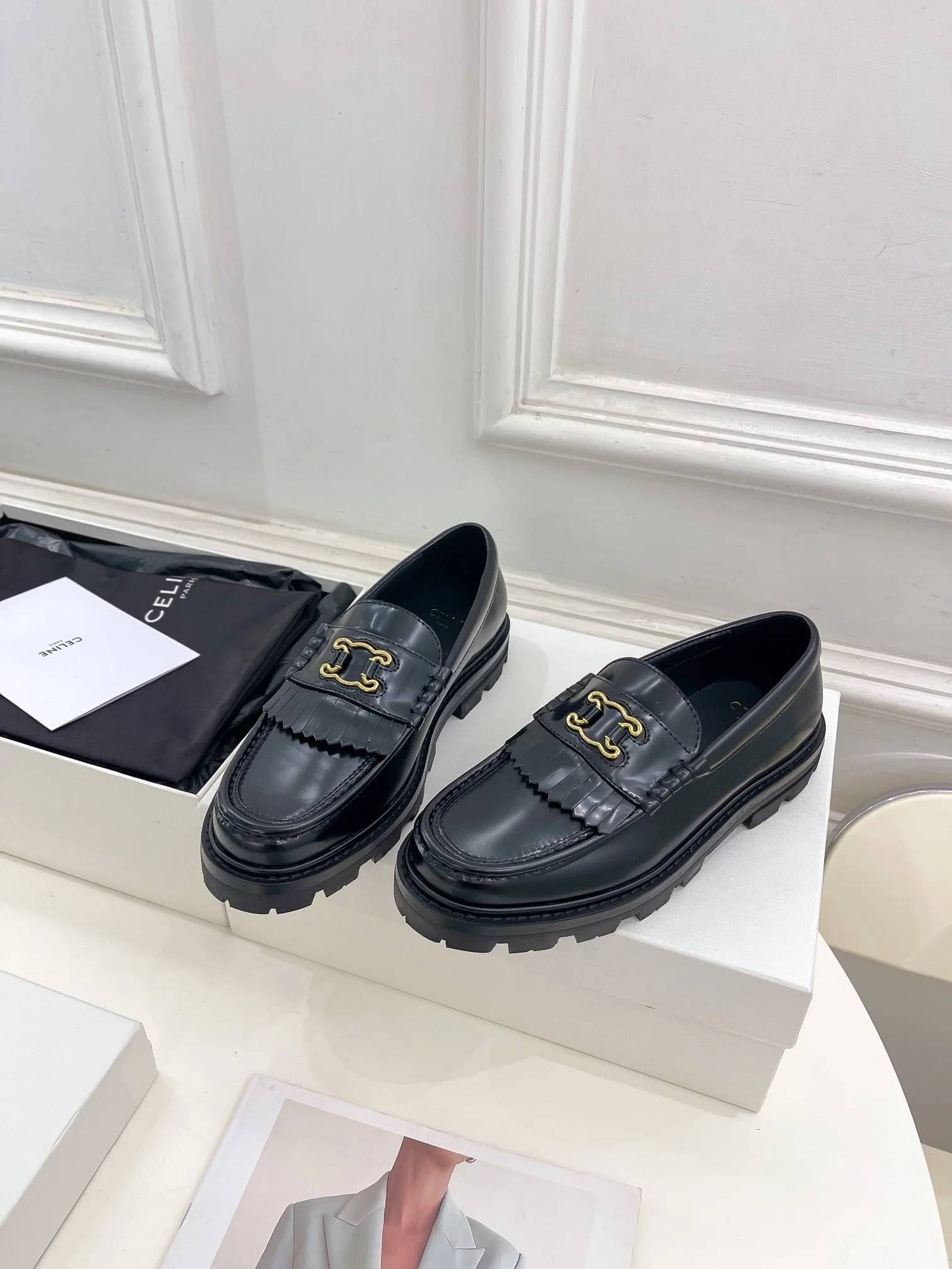 Новинка сезона весна/лето 2023 от Celine - Лоферы Arc de Triomphe - Черные - 1