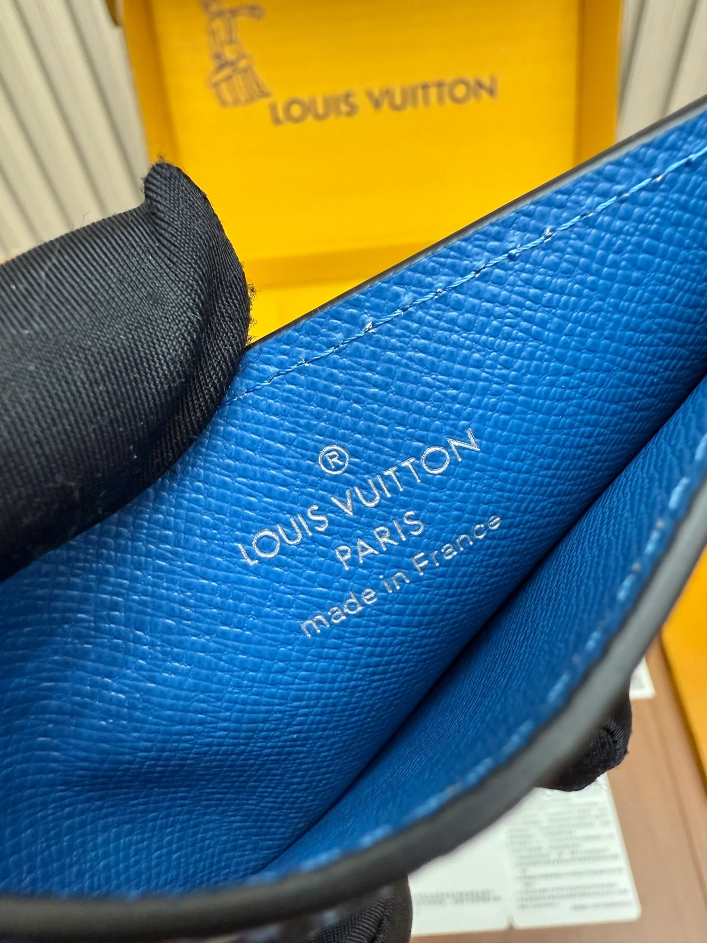 LV-m31051 - Цельностальной визитный кошелек, королевский синий