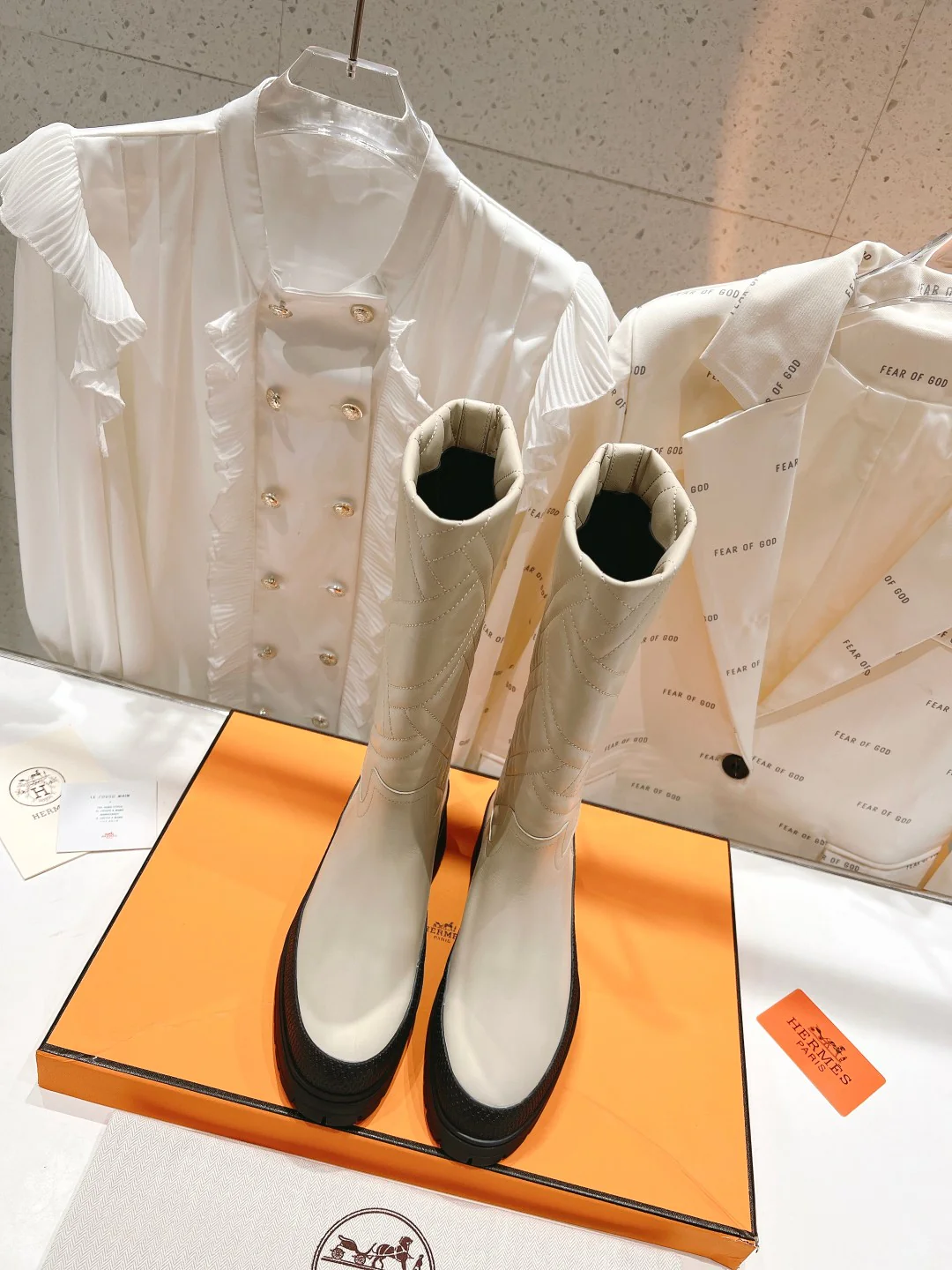 Новинка сезона осень/зима 2023 от Hermes - Ботинки на платформе - Off White