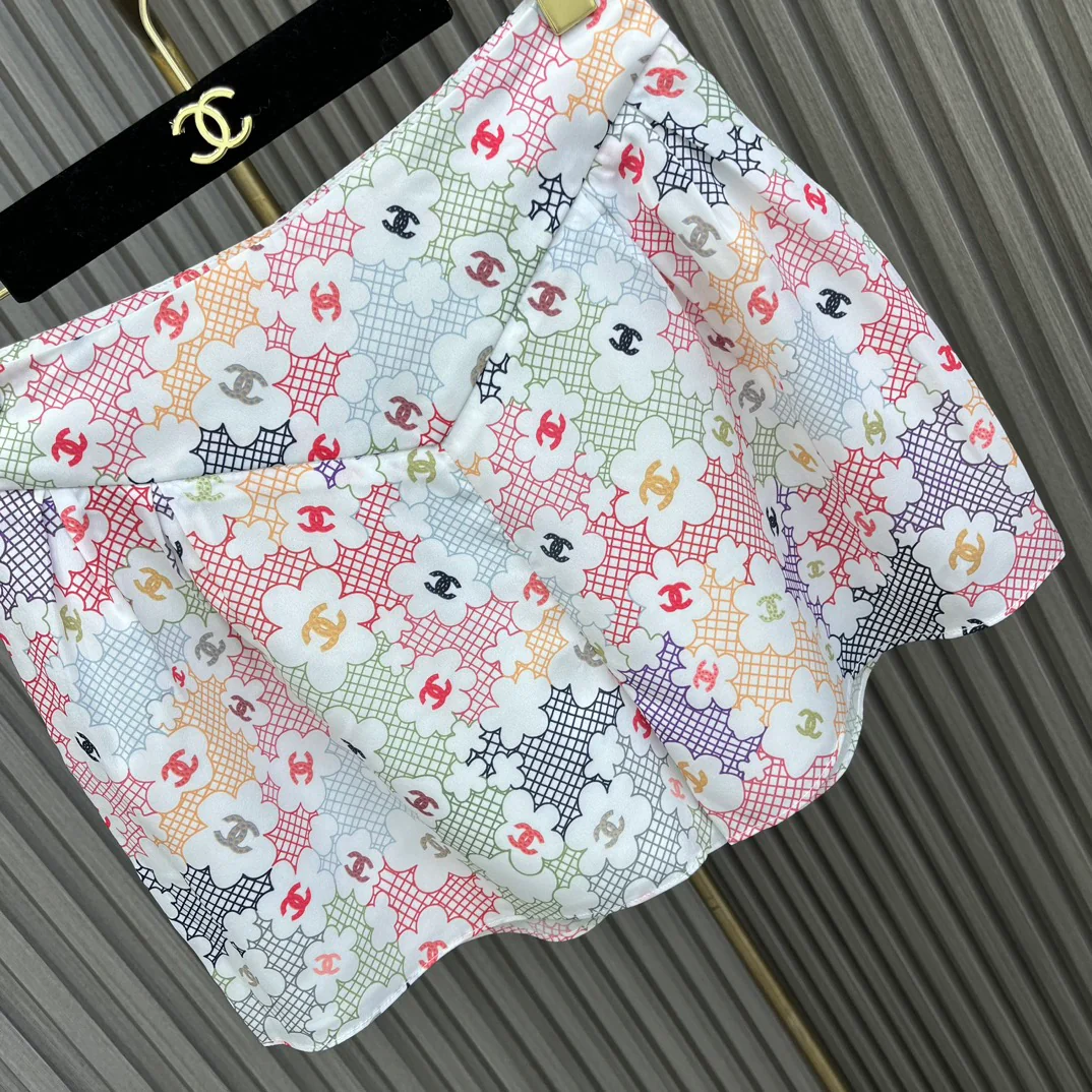 Chanel - 2403-24 Новые модные шорты с принтом