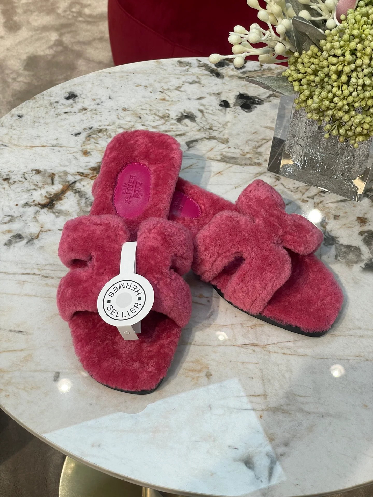 Новинка сезона осень/зима 2022 от Hermes - Меховые тапочки - Розовые