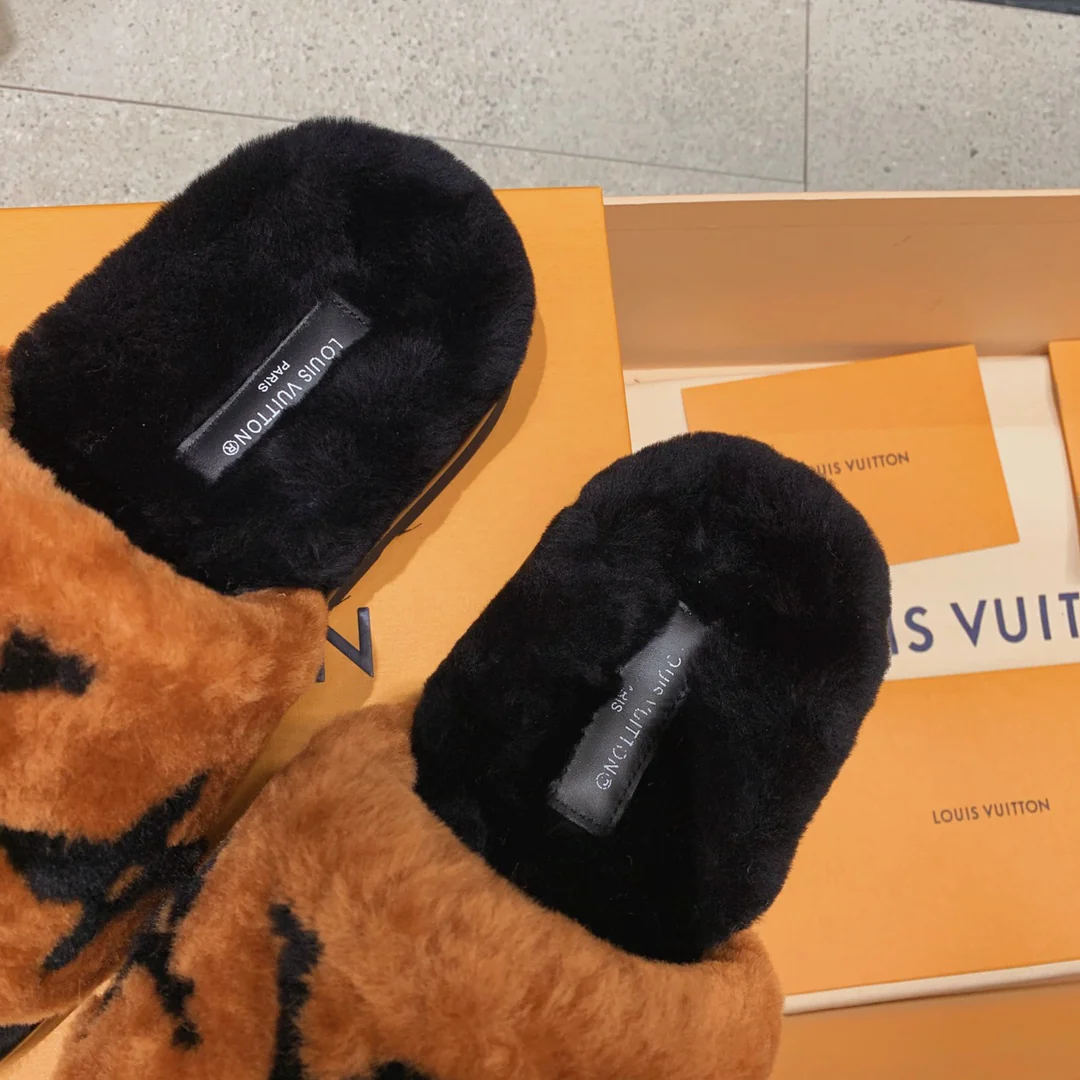 Тапочки LV Teddy из овчины - коричневые