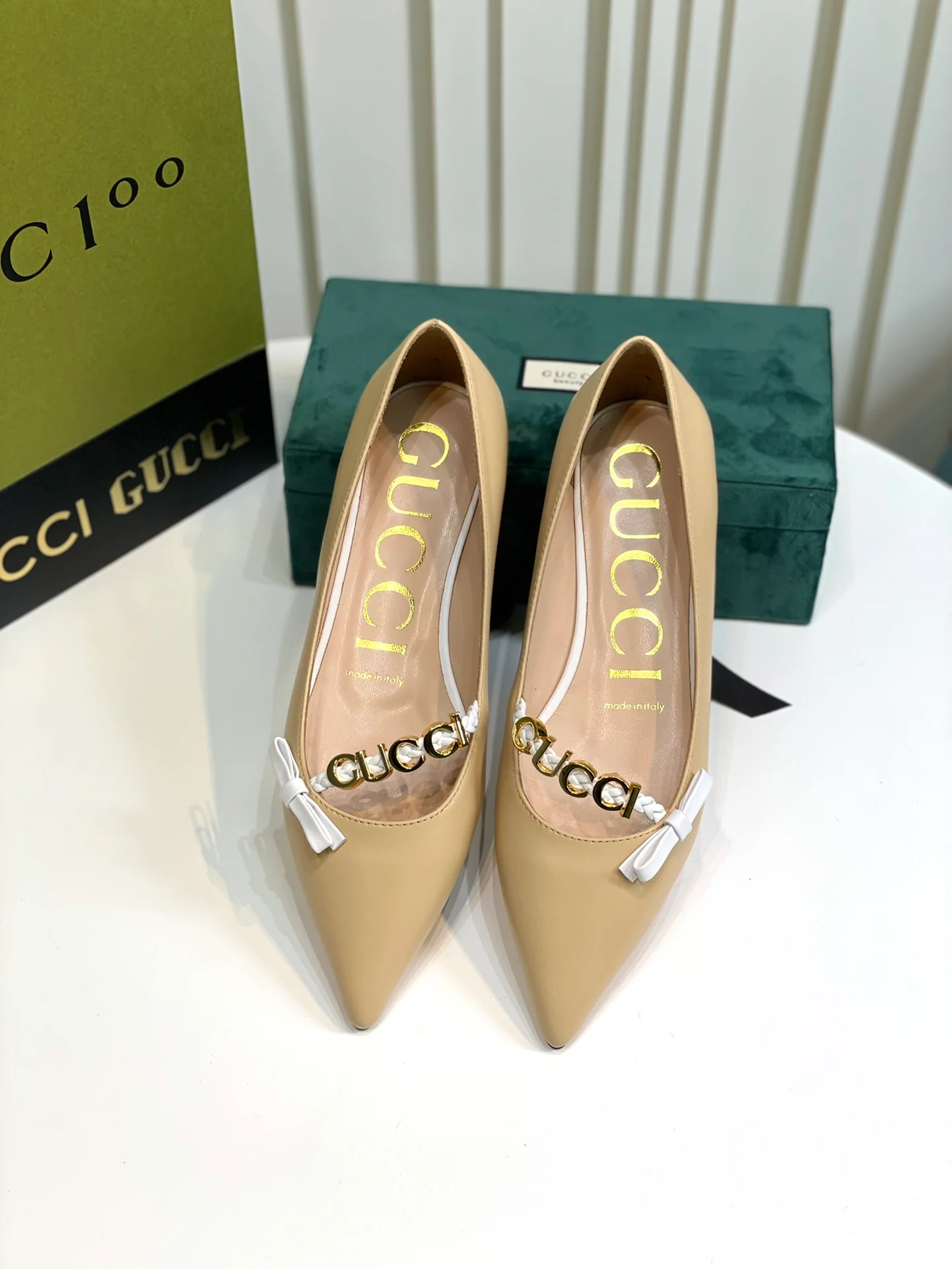 балетки Gucci с острым носком