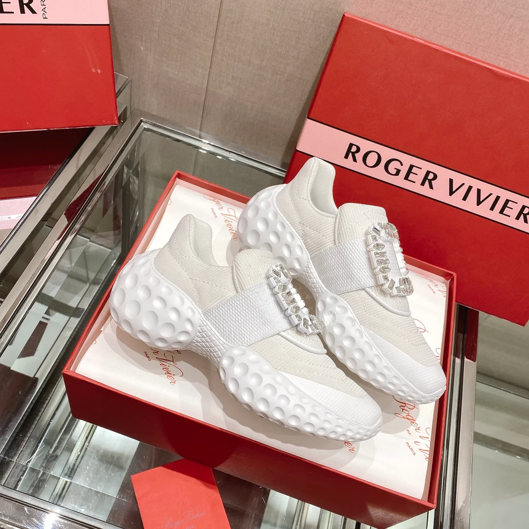 Roger Vivier Run Light - Новейшие кроссовки с хрустальной пряжкой