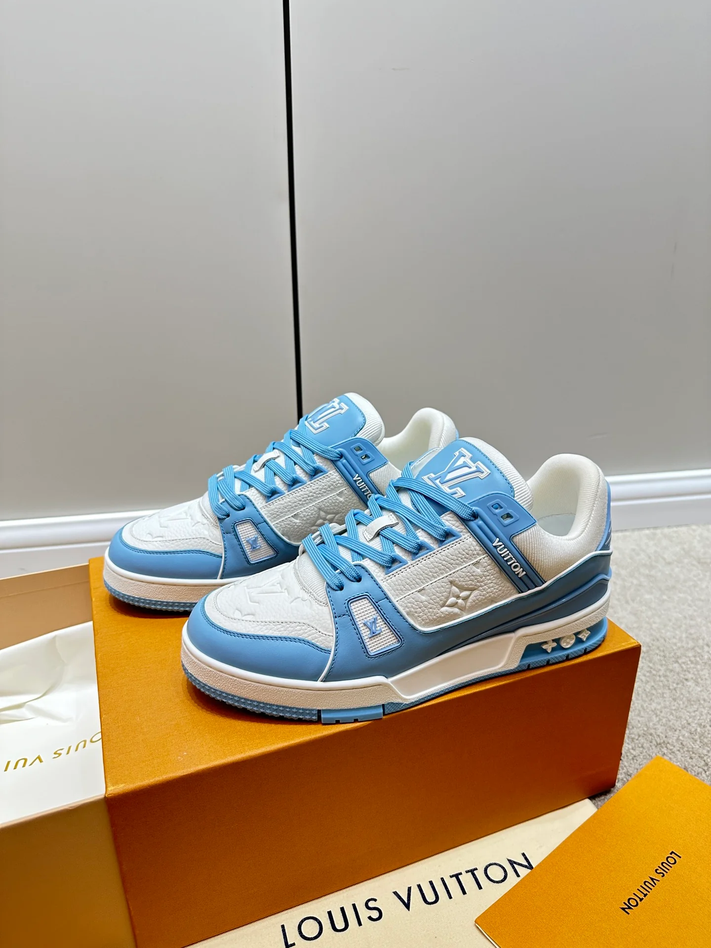 Кроссовки LV Trainer - бело-синие