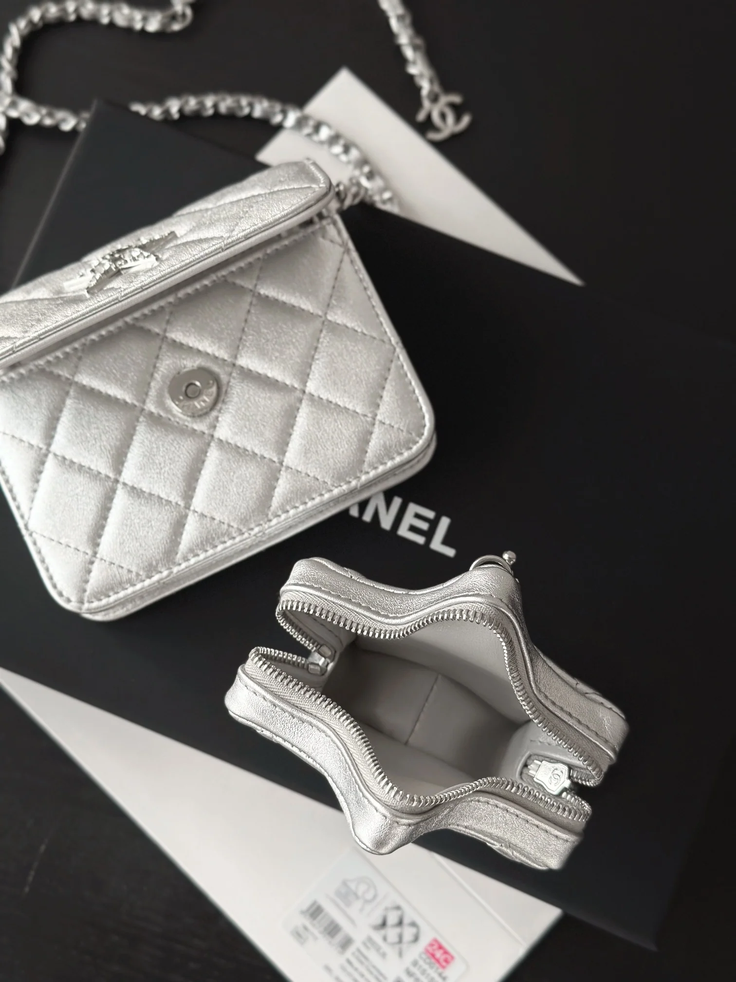 Новинка весны/лета от Chanel - Мини-сумка через плечо Chanel 24c - Серебристая