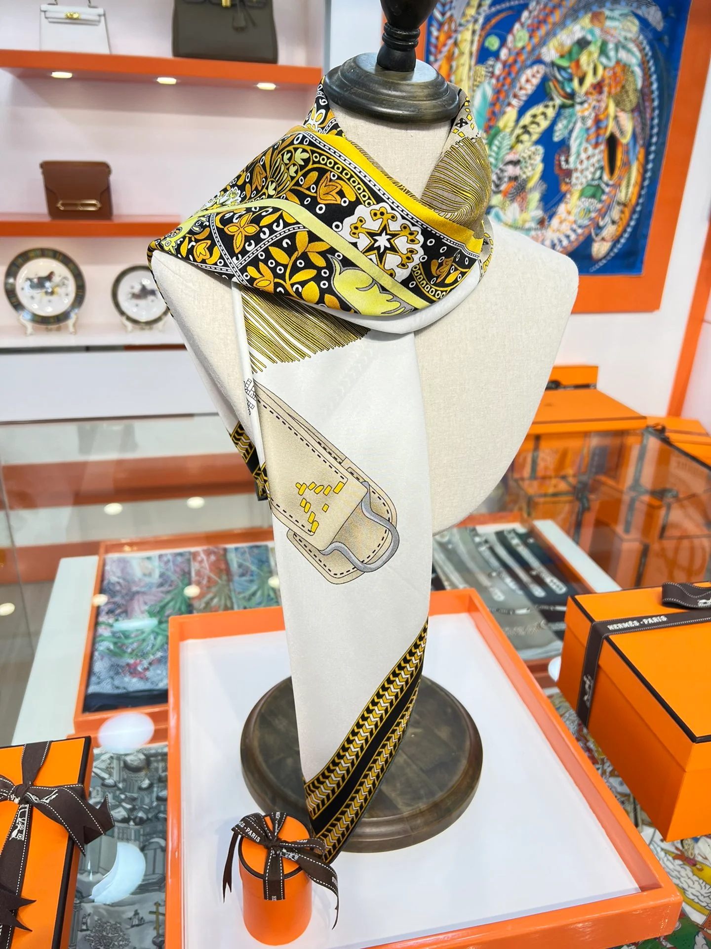 Шелковый шарф Hermes 90 - Prairie Saddle