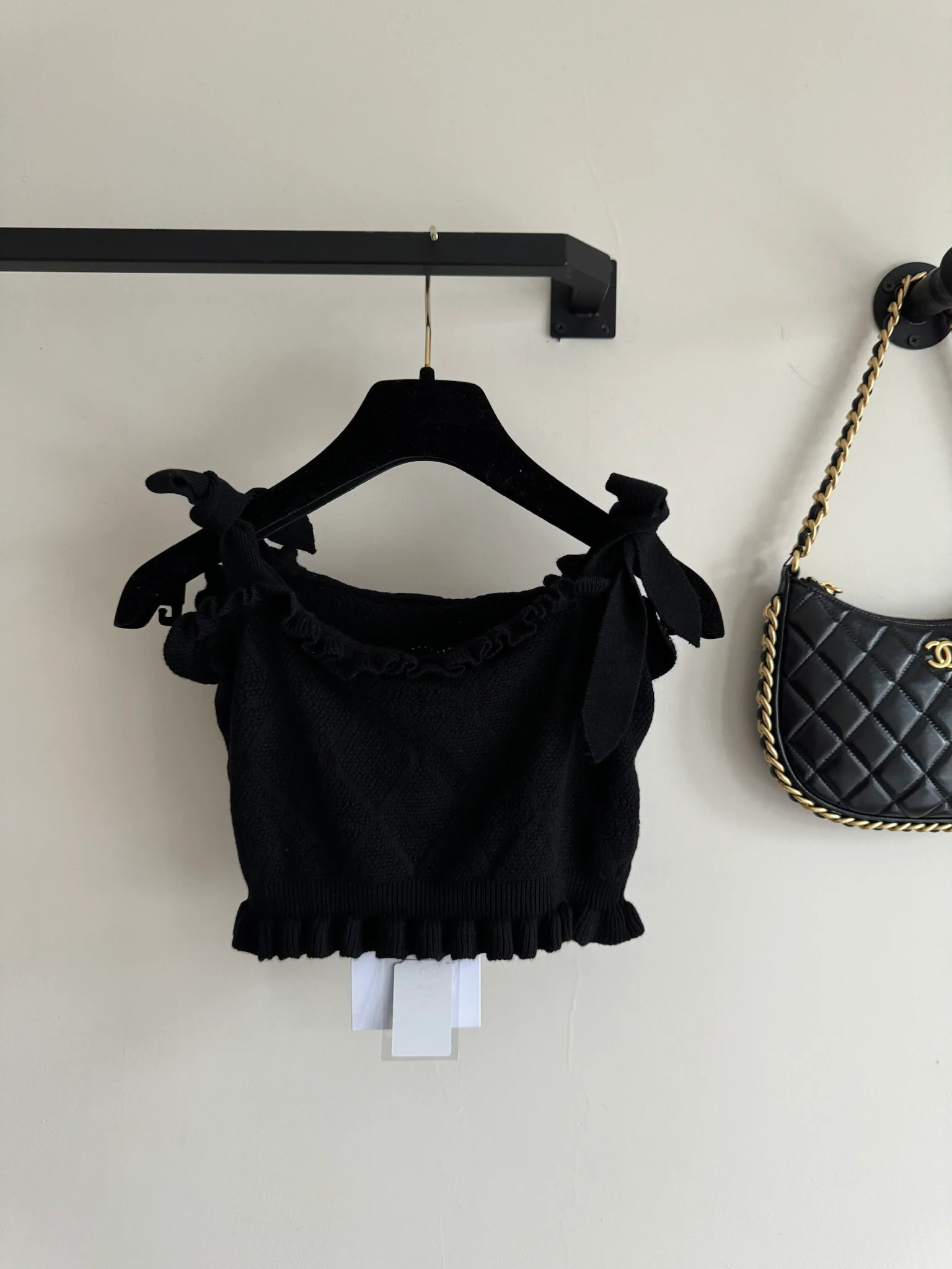 В стиле Chanel - 2403-24 Новая вязаная короткая майка-топ ранней весны - Черная