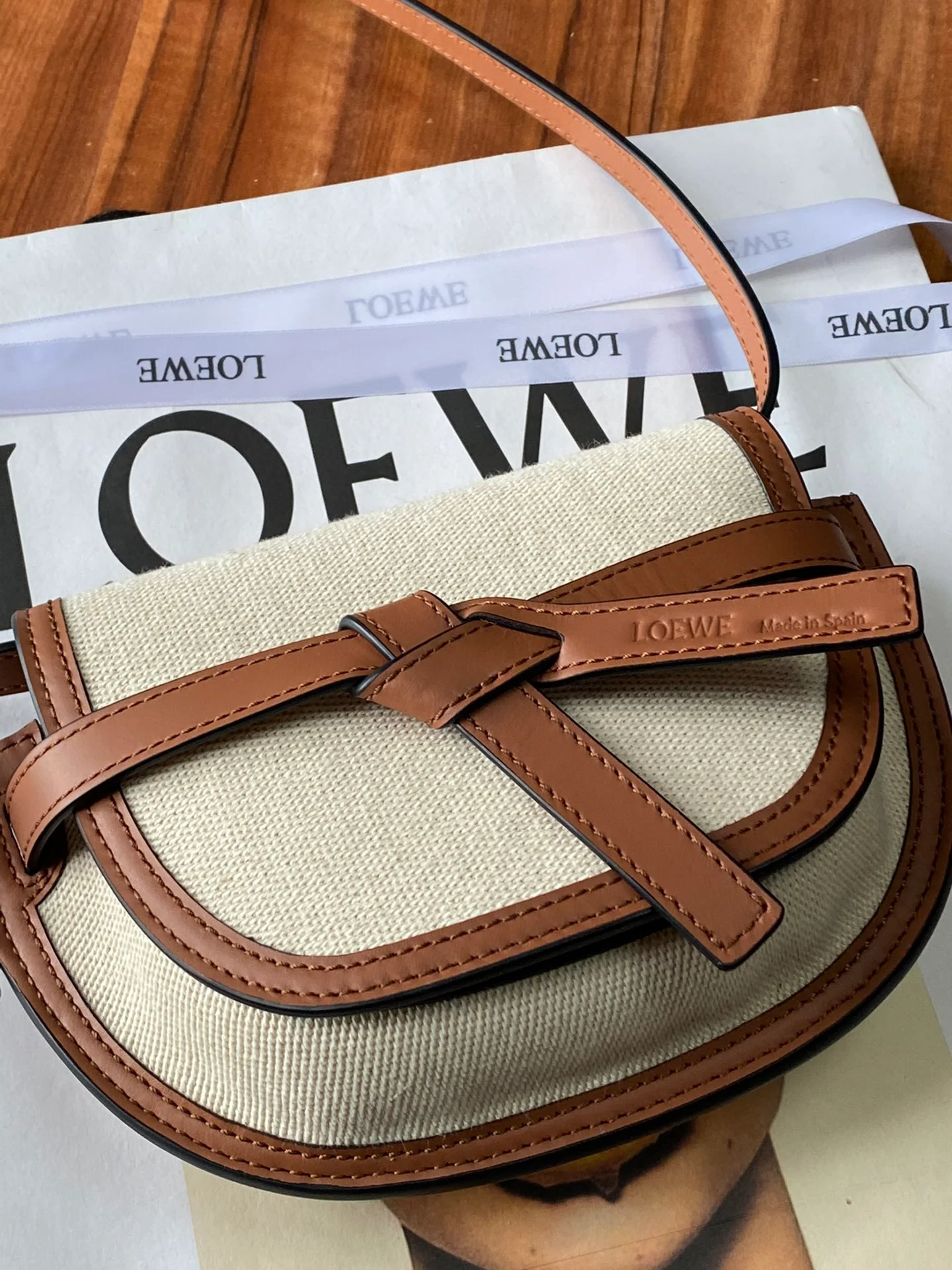 Loewe-gate-mini-21x12-5x9-5-cm-17