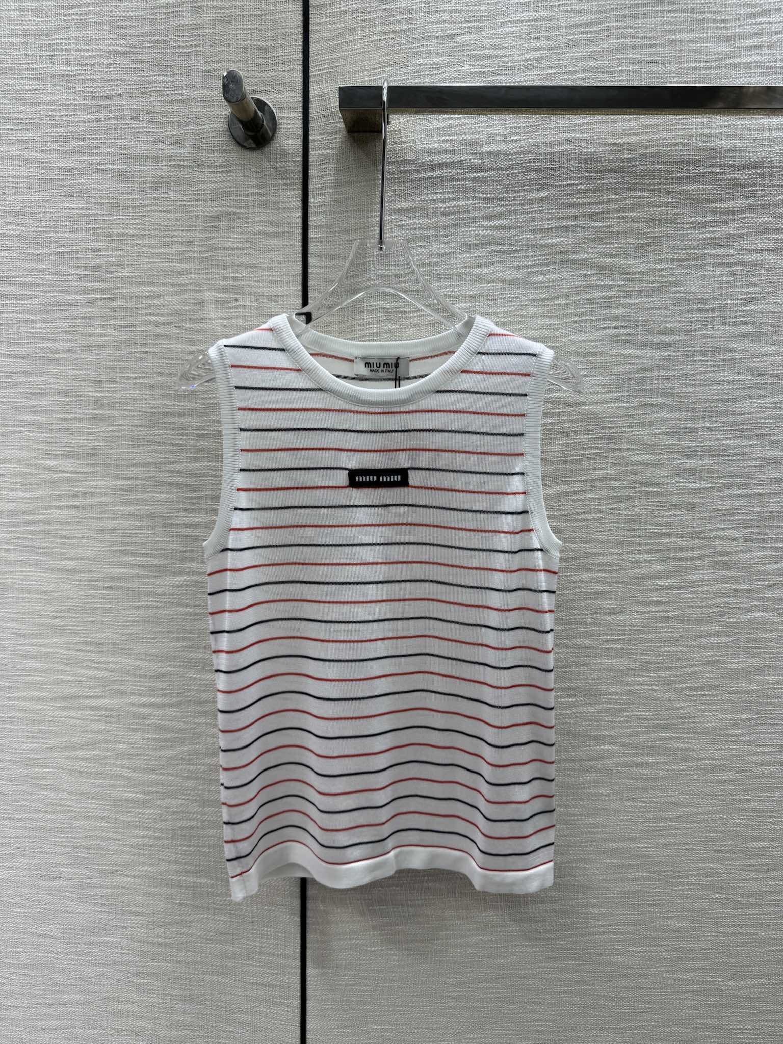 Вязаный жилет Miu Miu 2404 в полоску с цветовыми блоками - белый