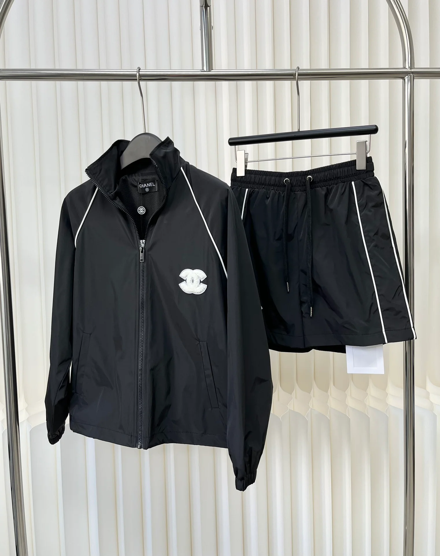 Chanel 2403 - Комплект из ветровки и шорт