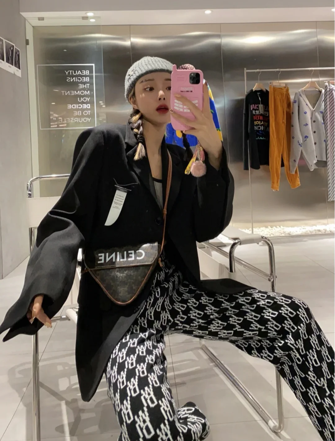 Треугольная сумка с монограммой Celine Arc de Triomphe