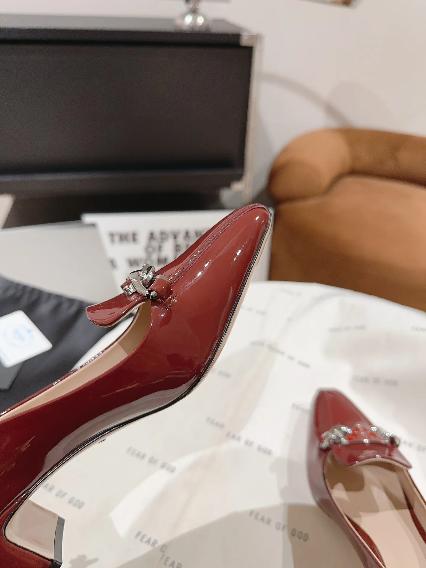 Prada - Коллекция Мэри Джейн - Туфли на низком каблуке с острым носком - Красные