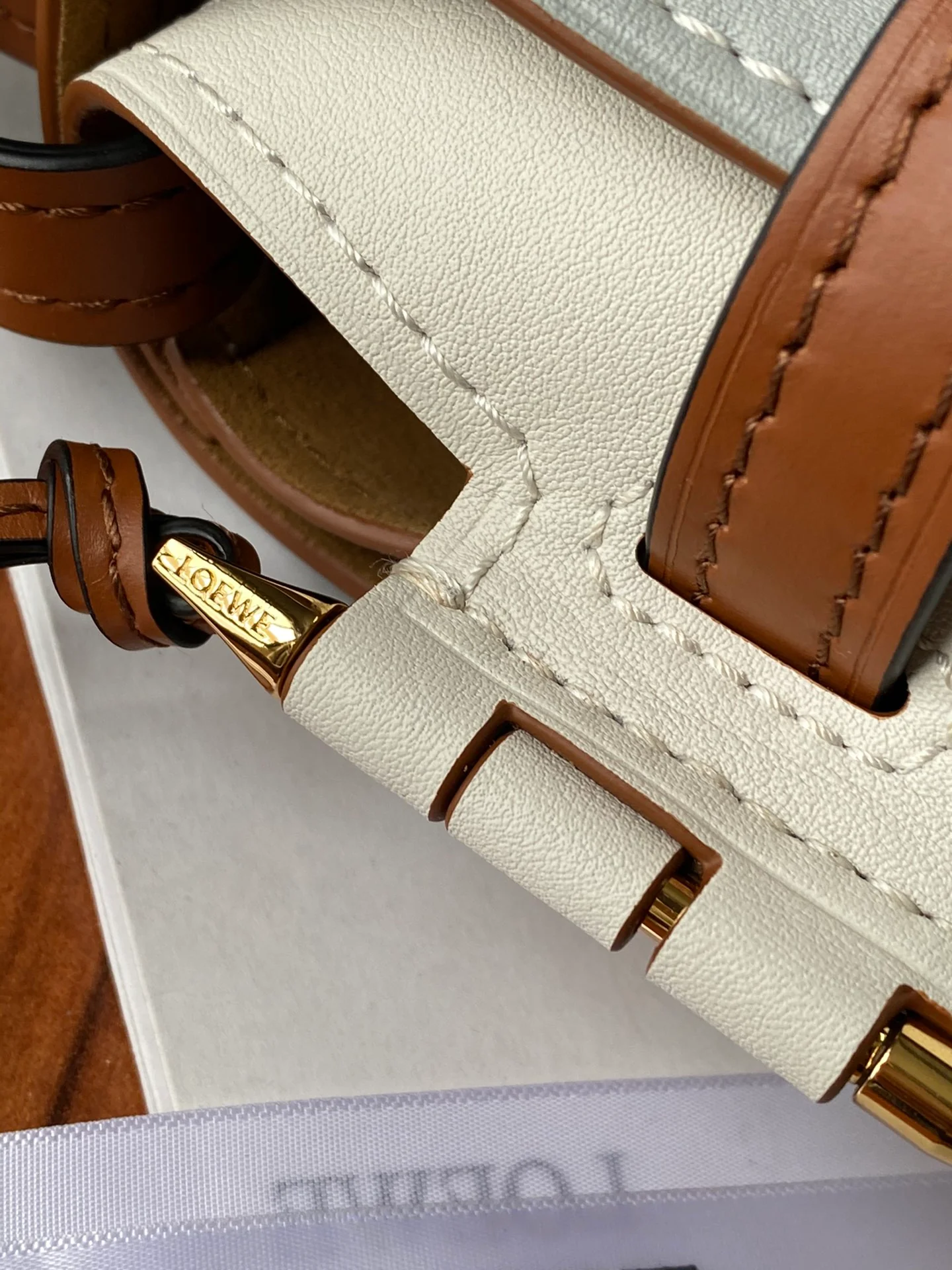 Loewe-gate-small-20x19x11-5-cm-15