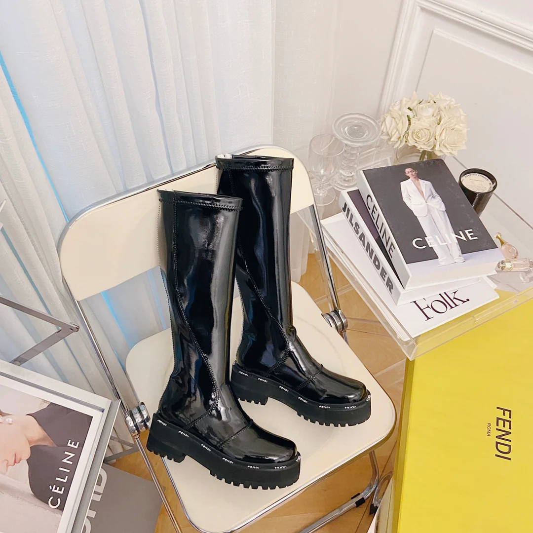 Лакированные сапоги Fendi до колена
