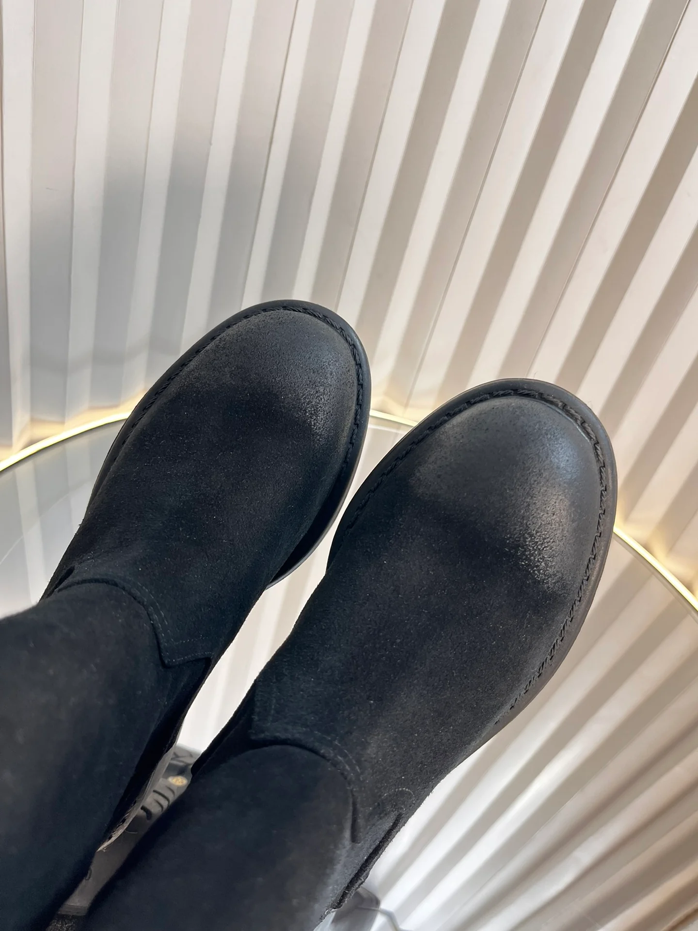 Замшевые сапоги Miu Miu 2024 — черные