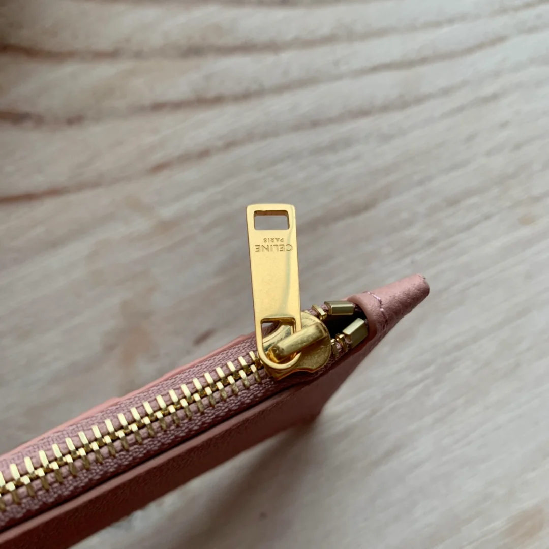 Кардхолдер Celine из зернистой телячьей кожи с застежкой-молнией - розовый