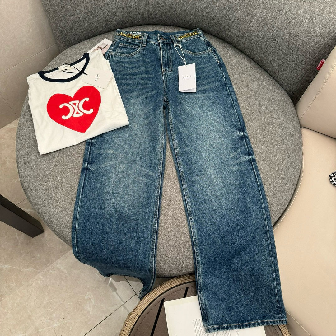 Celine - 2403 - 24 Весна/Лето Новинка Джинсы прямого кроя Triumph Gate с металлической цепочкой и пряжкой на талии