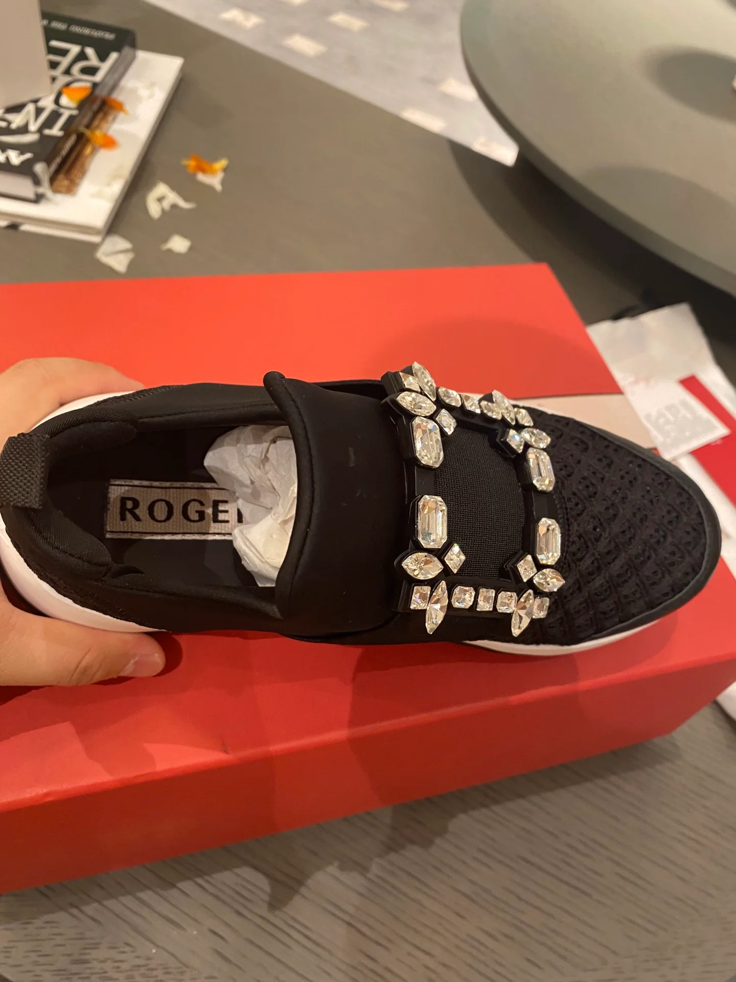 Кроссовки с пряжками - черные