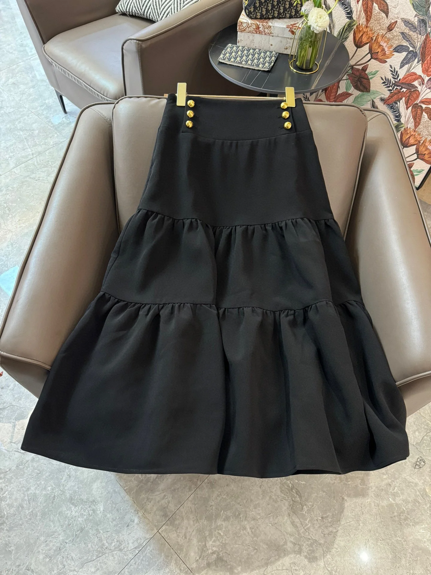 Платье Celine 2403 с золотыми пуговицами, длинное, черное.