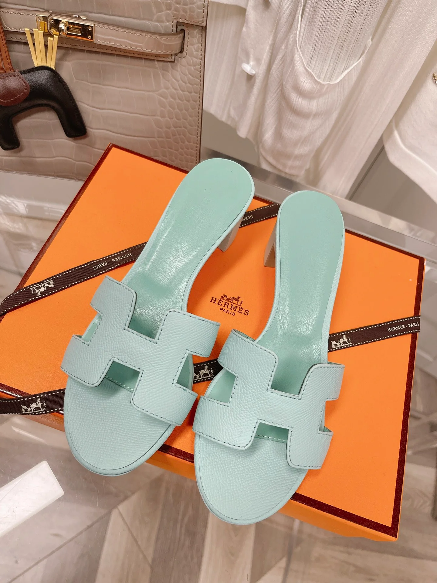 Новинка 2022 года от Hermes - Тапочки на низком каблуке с отпечатком руки - Цвет: озерно-зеленый