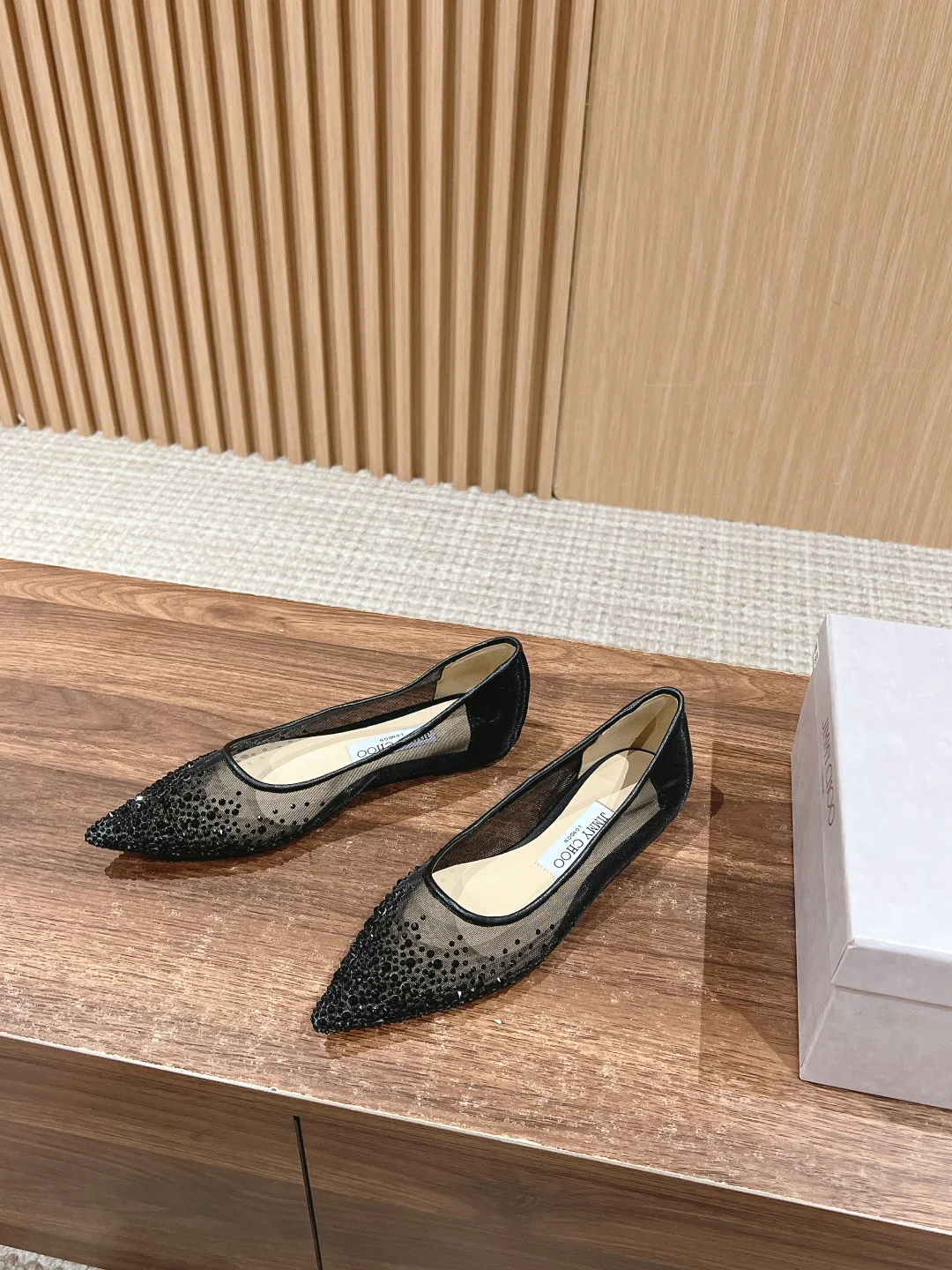 Балетки с острым носком Jimmy Swarovski Crystal Mesh - черные