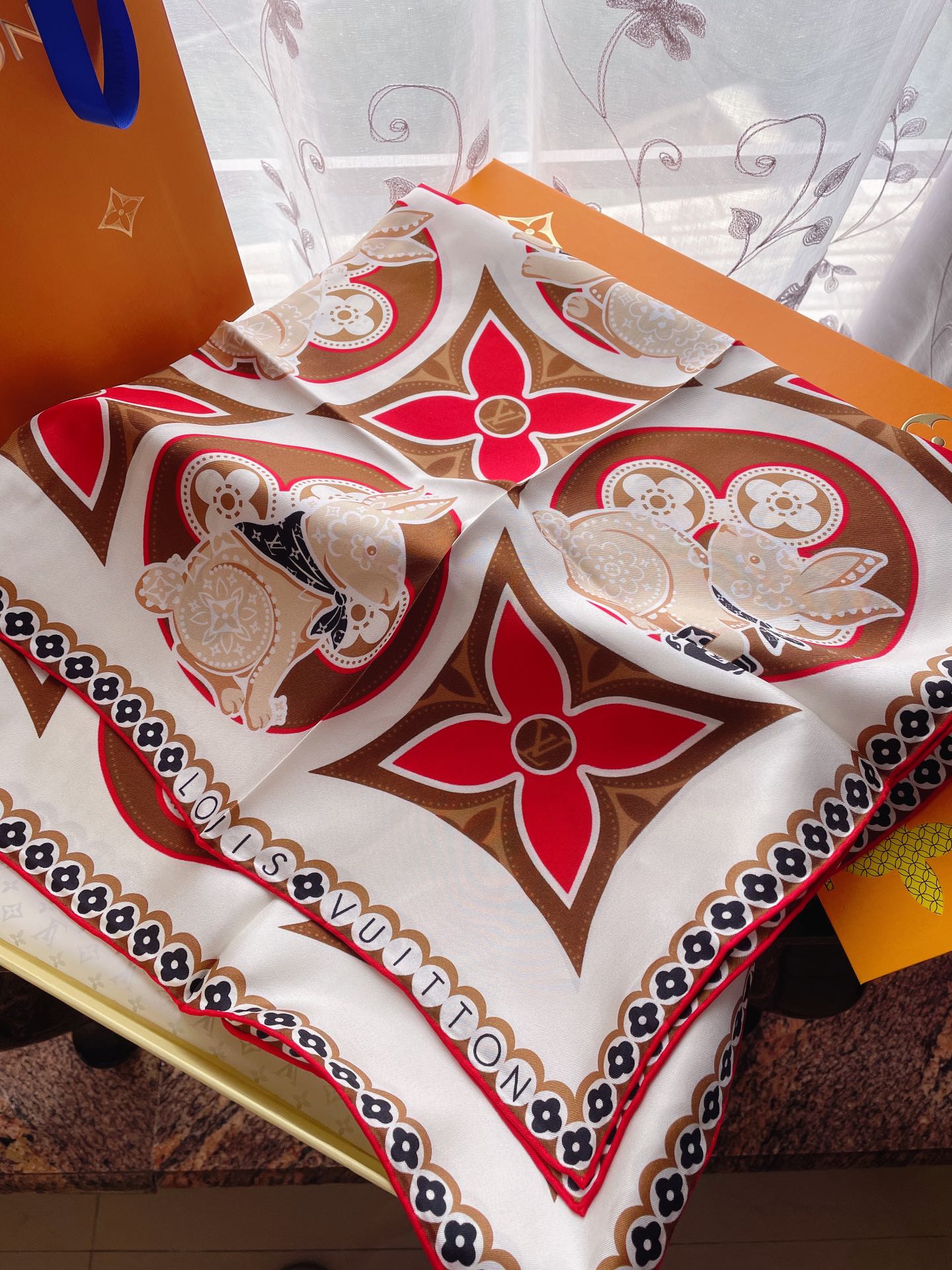 Шелковый платок LV-100 - 90 см