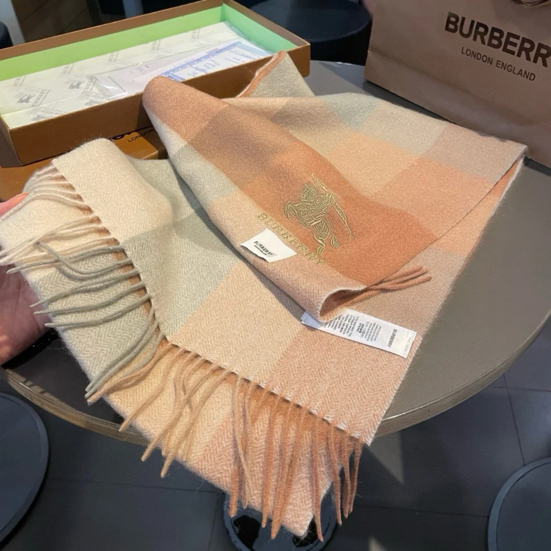 Шарф Burberry в клетку 2024 года - 30 - 181