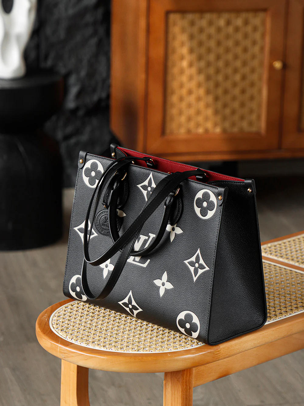 LV-m45495-onthego Средний - Черно-белый