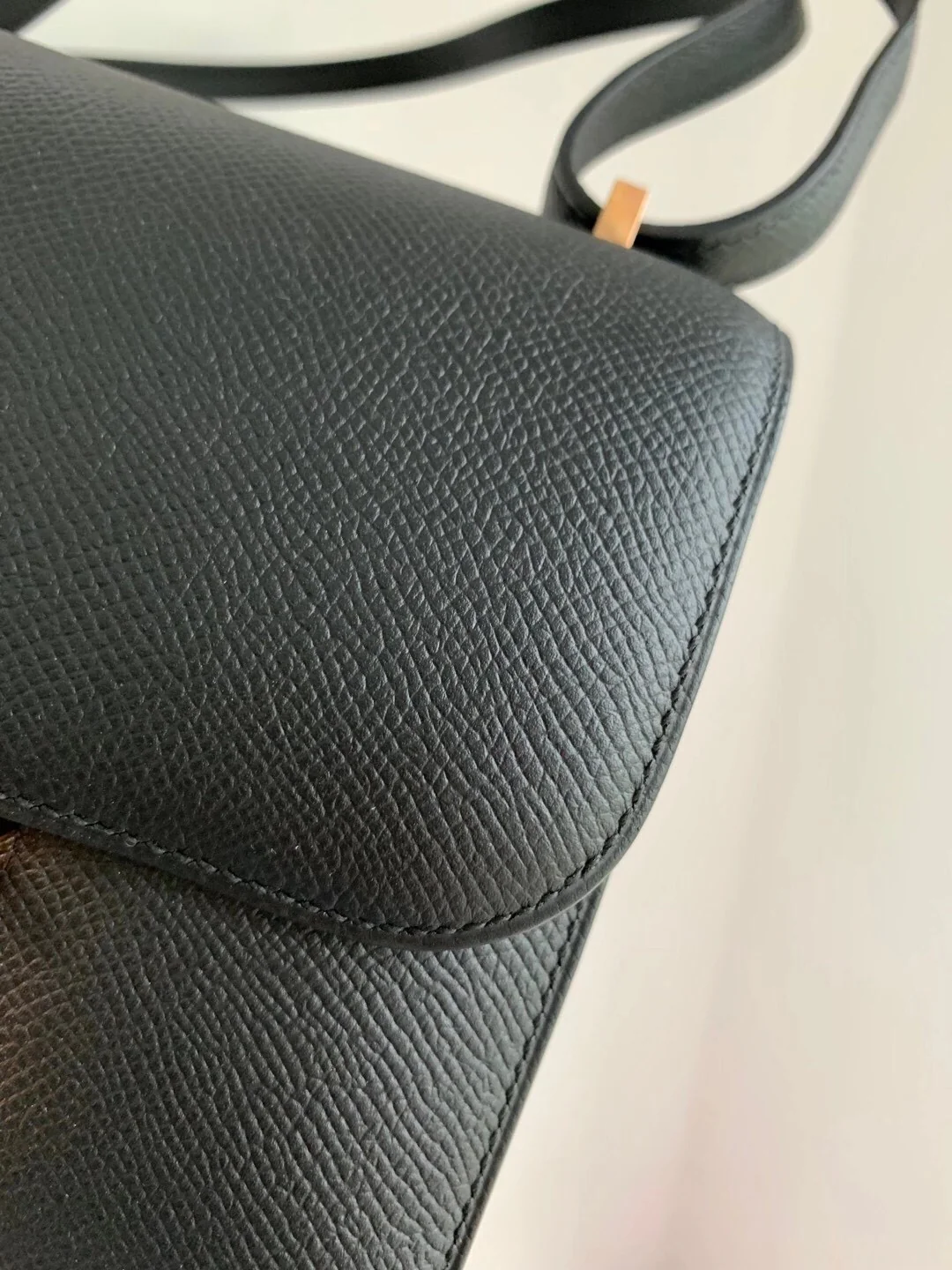 Hermes Constance Mini 19 Черная пряжка Epsom из розового золота