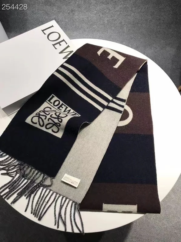 Loewe — Эта модель была изготовлена ??на заказ для витрины бутика в Барселоне.