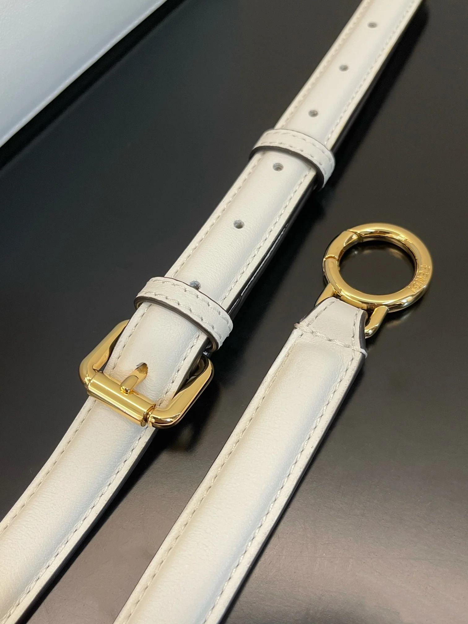 Fendi-peekaboo-i-see-u-medium-white