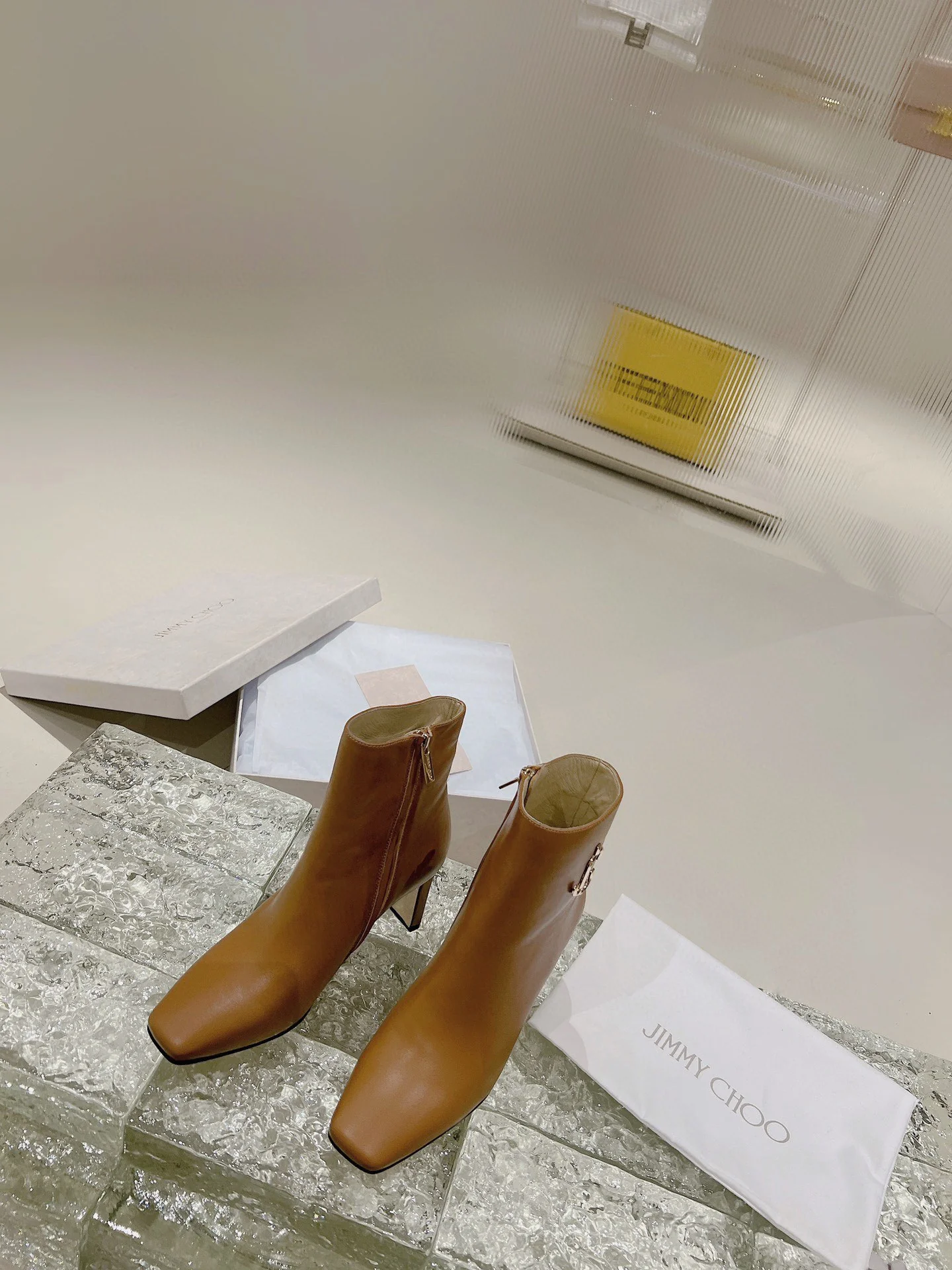 Ботильоны Jimmy JC Big Badge - 6-5 см