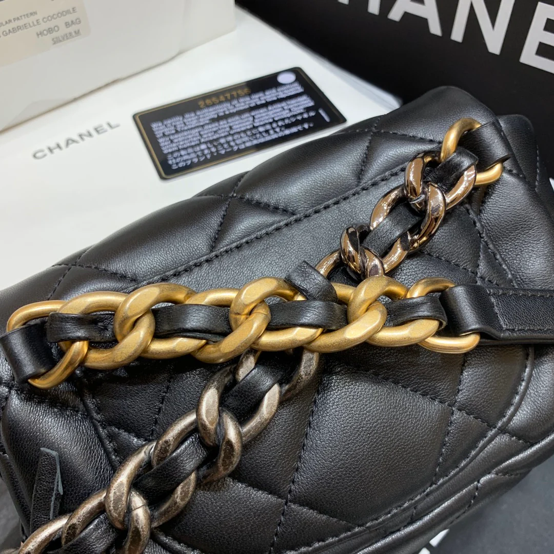 Поясная сумка Chanel 19 - мини-сумка с клапаном, черная