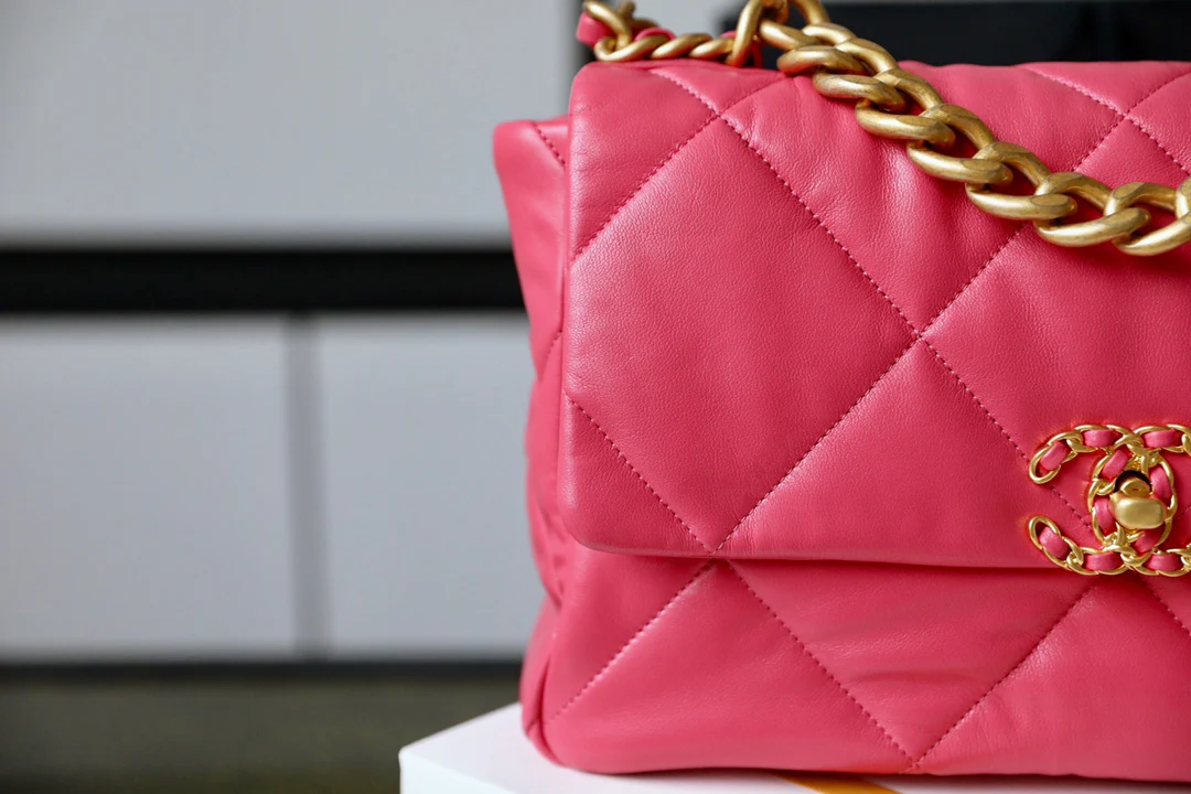 Пудра для помады Chanel 19bag Medium