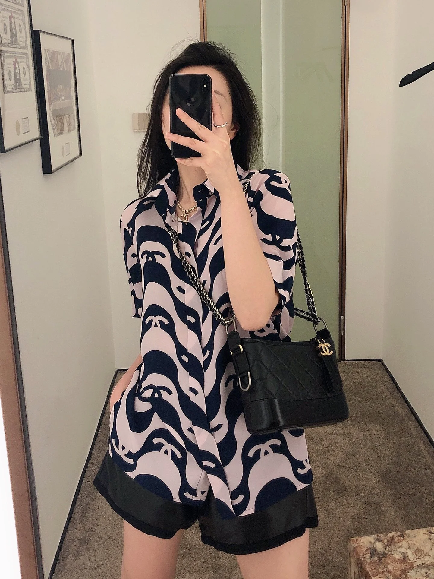 Маленькая сумка-хобо Chanel Garbielle - черная