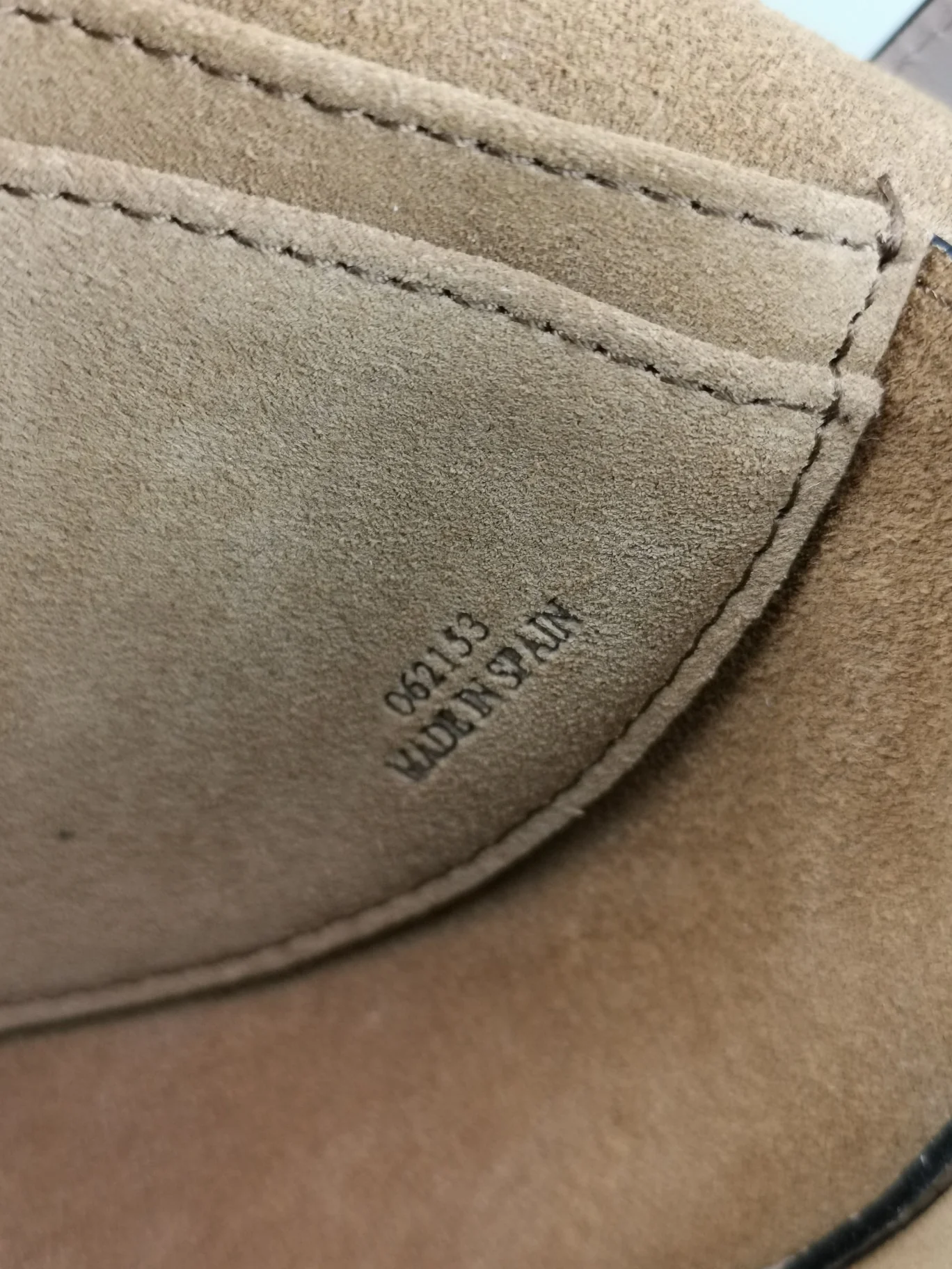 Loewe-gate-mini-21x12-5x9-5-cm-13