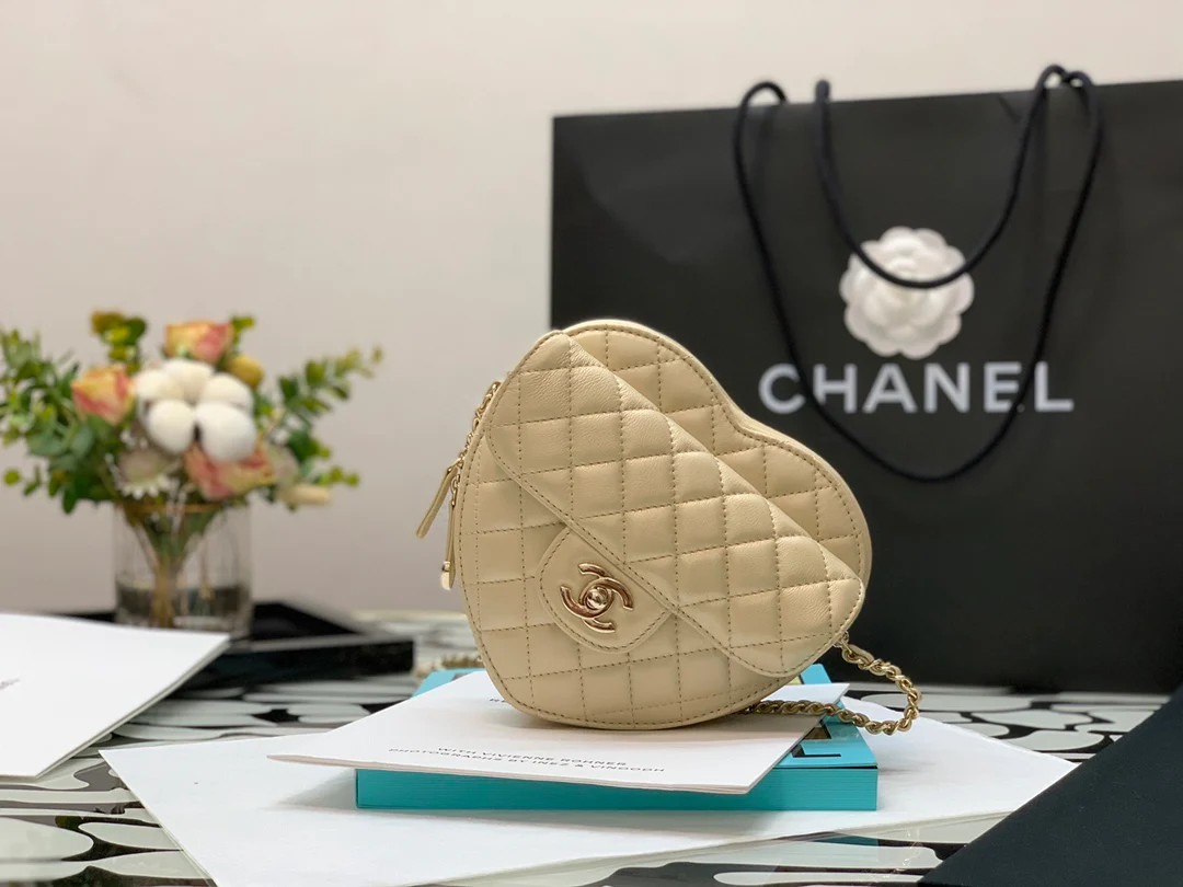 Сумка Chanel Heart с цепочкой и стеганым сердечком - Сумка из овечьей кожи с сердечком - 3 шт.