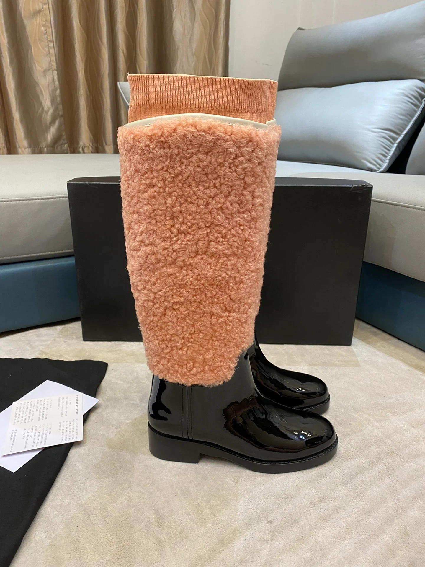 Новинка 2022 года от Chanel - Кожаные сапоги - Замшевые - 1