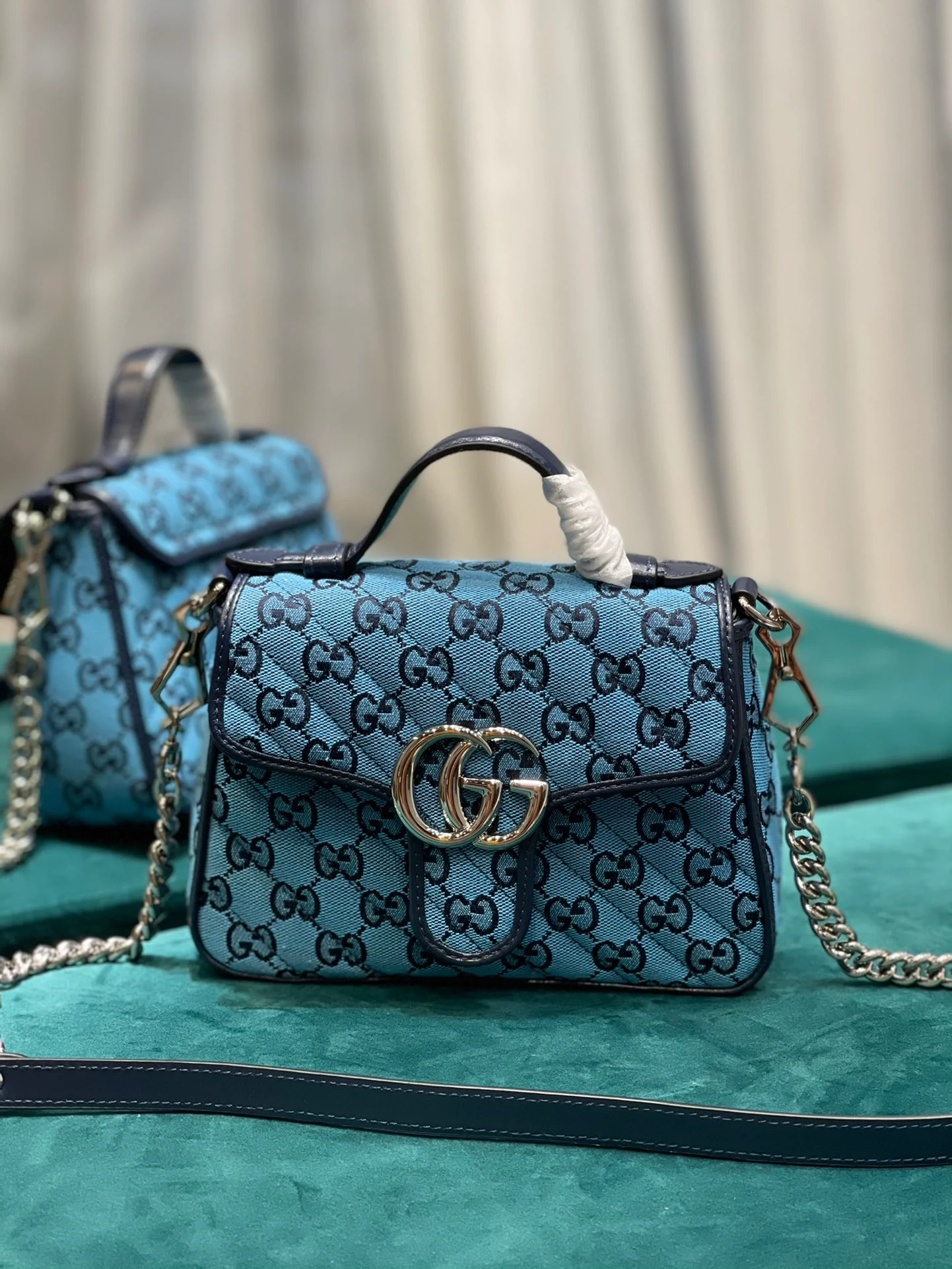 Сумка-тоут Gucci из серии Marmont - 21-15-5-8 см