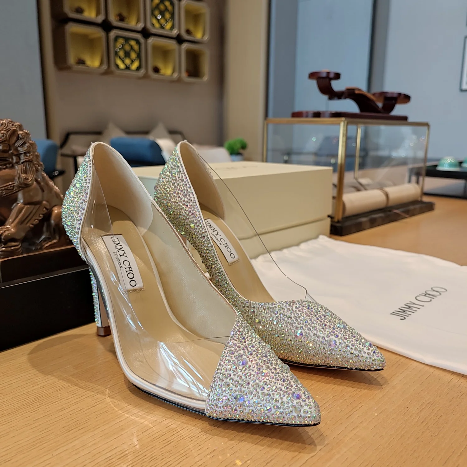 Туфли на высоком каблуке Jimmy Crystal Color Block, белые