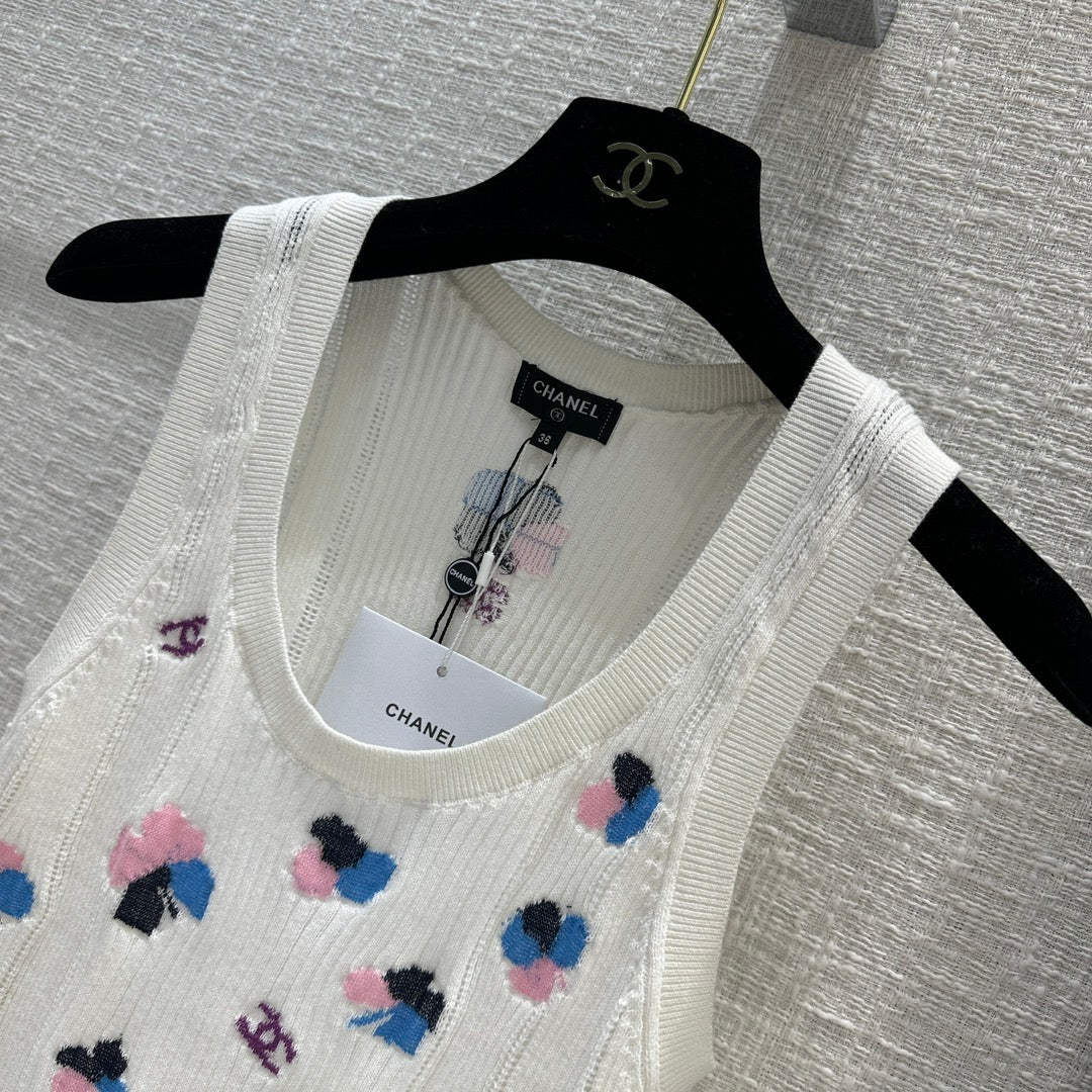 Chanel 2403 - Ажурный ребристый вязаный жилет - Белый