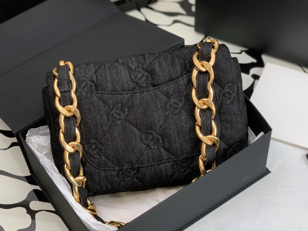 Сумка Chanel CF Chunky Chain Denim Shoulder Bag 2022 года, черная, 27 см.